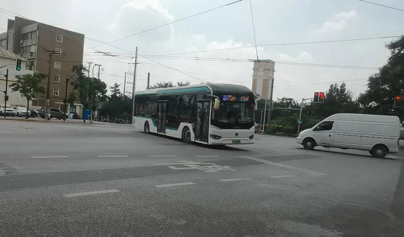 DƬ